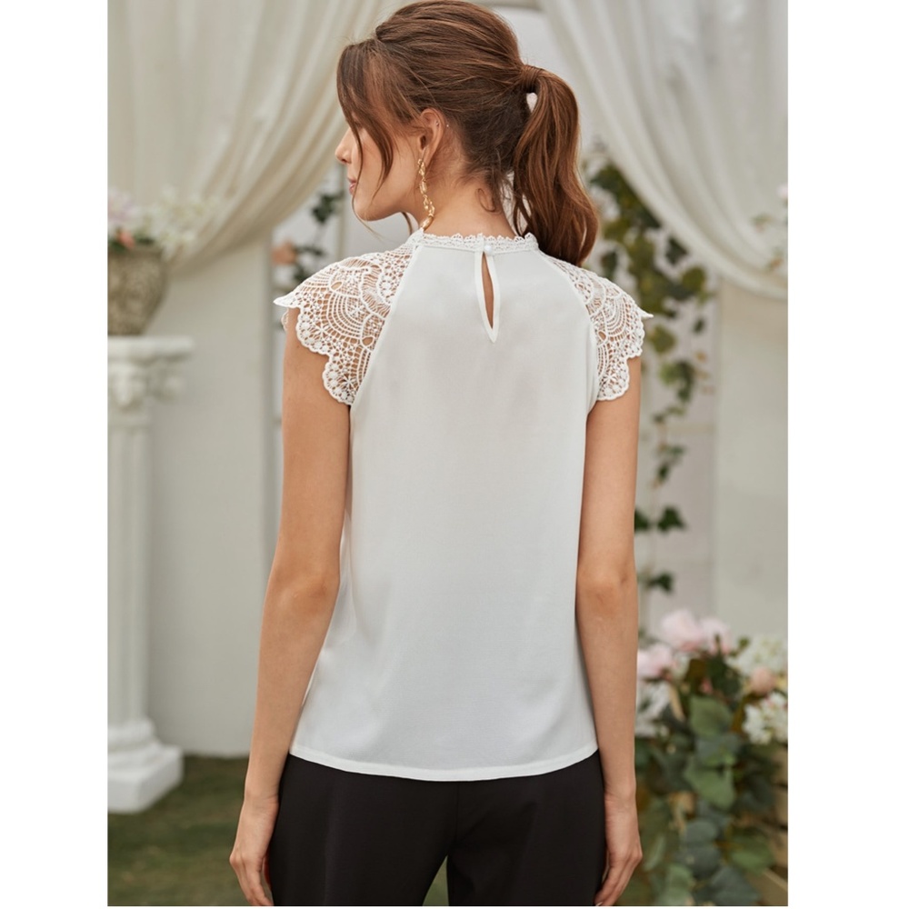 Lace Detail White Sleeveless Top - Picture 4 of 13